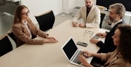 Cum facilitează comunicarea succesul integrării în fuziuni și achiziții